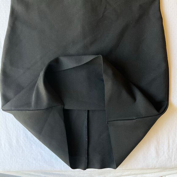 Love J Women Mini Dress size M Sleeveless Deep Cut Sexy Simple Solid Black NWT - Picture 7 of 10